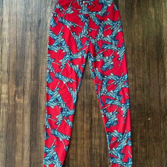 LuLaRoe OS leggings - Statue of Liberty pattern - Picture 2 of 2
